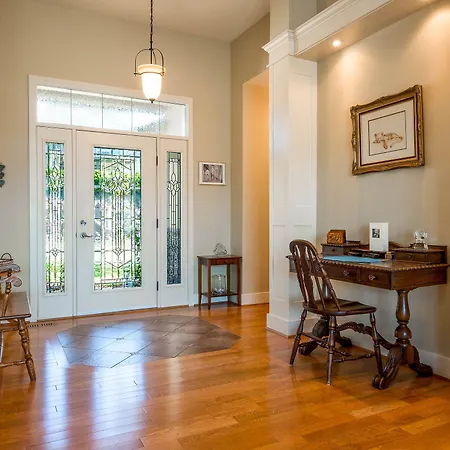 Adela'S Bed And Breakfast-3